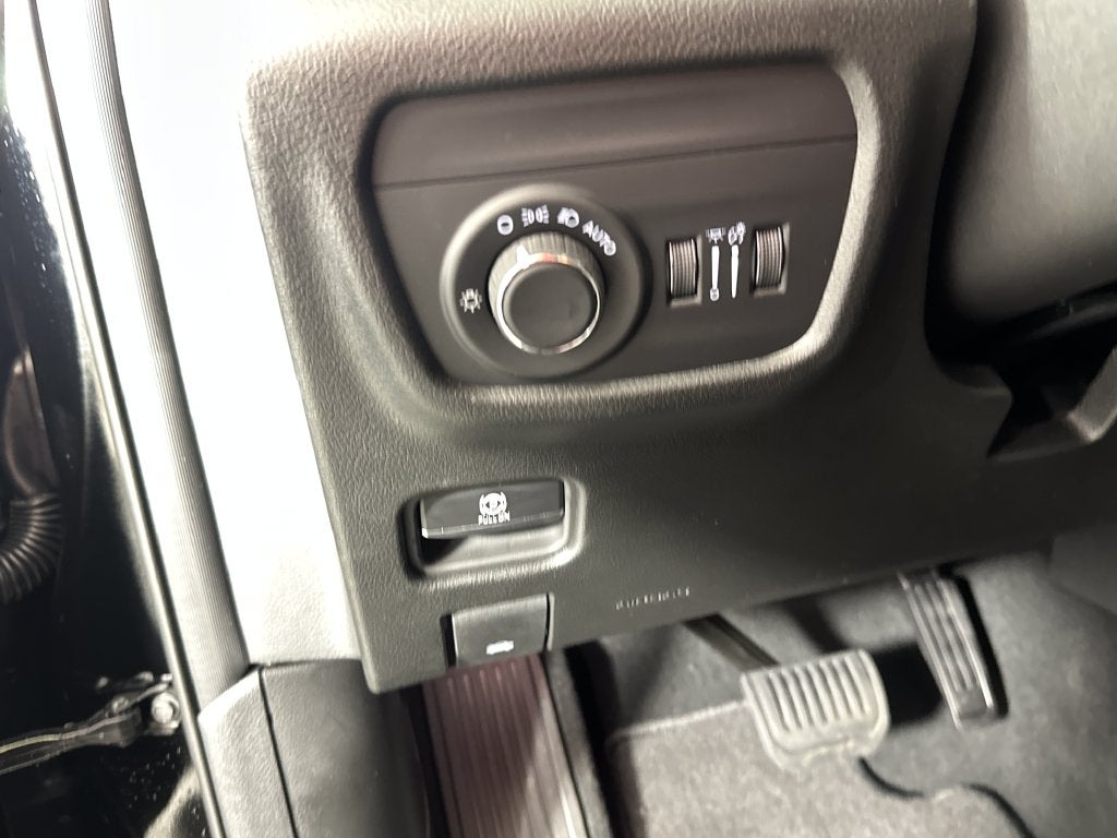 2027 Jeep Grand Cherokee GRAND CHEROKEE L LAREDO ALTITUDE 4X2