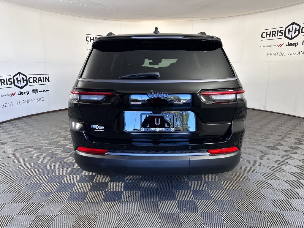 2027 Jeep Grand Cherokee GRAND CHEROKEE L LAREDO ALTITUDE 4X2