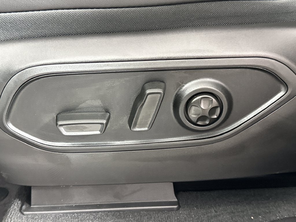 2027 Jeep Grand Cherokee GRAND CHEROKEE L LAREDO ALTITUDE 4X2