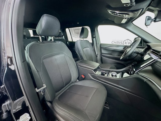 2025 Jeep Grand Cherokee GRAND CHEROKEE L LAREDO 4X4