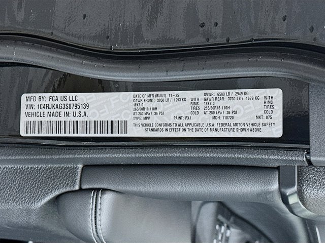 2025 Jeep Grand Cherokee GRAND CHEROKEE L LAREDO 4X4