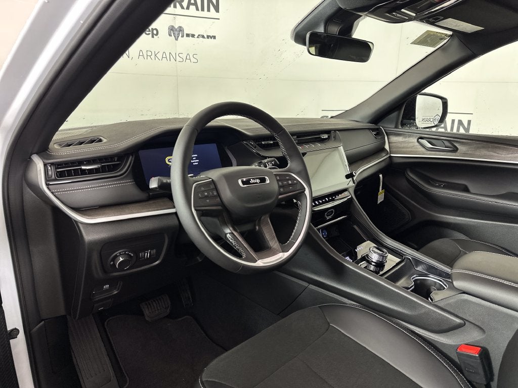 2027 Jeep Grand Cherokee GRAND CHEROKEE L LAREDO ALTITUDE 4X4