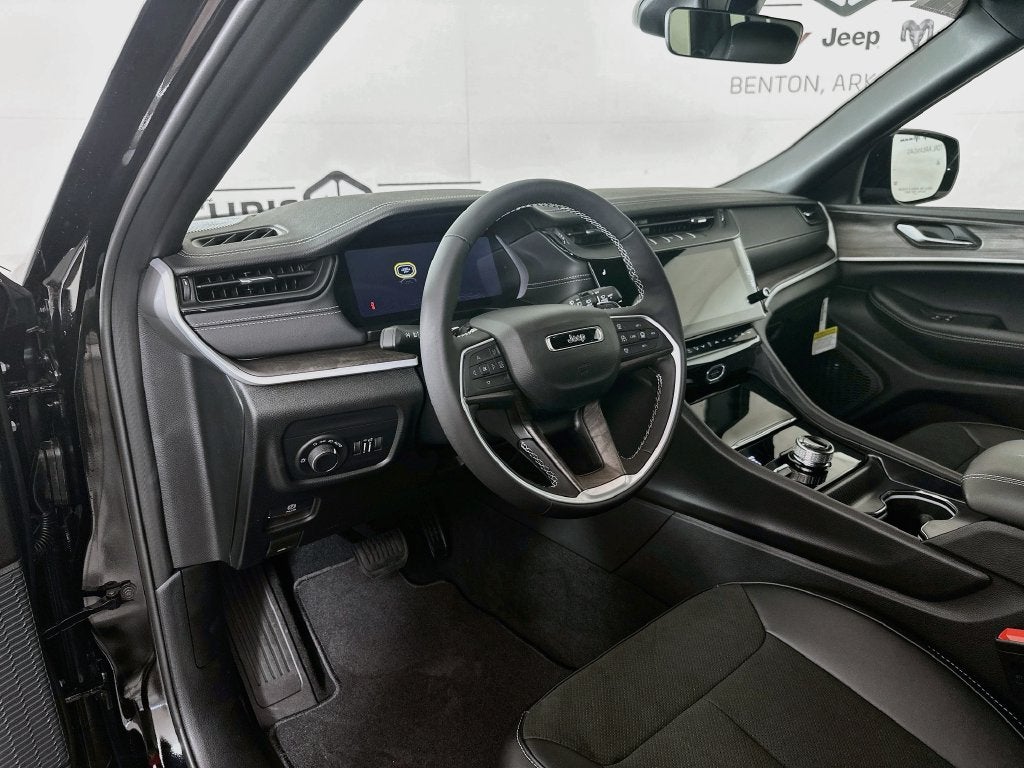 2027 Jeep Grand Cherokee GRAND CHEROKEE L LAREDO ALTITUDE 4X4