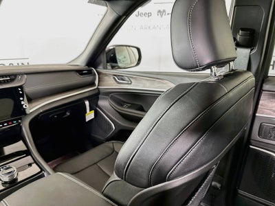 2027 Jeep Grand Cherokee GRAND CHEROKEE L LIMITED RESERVE 4X4