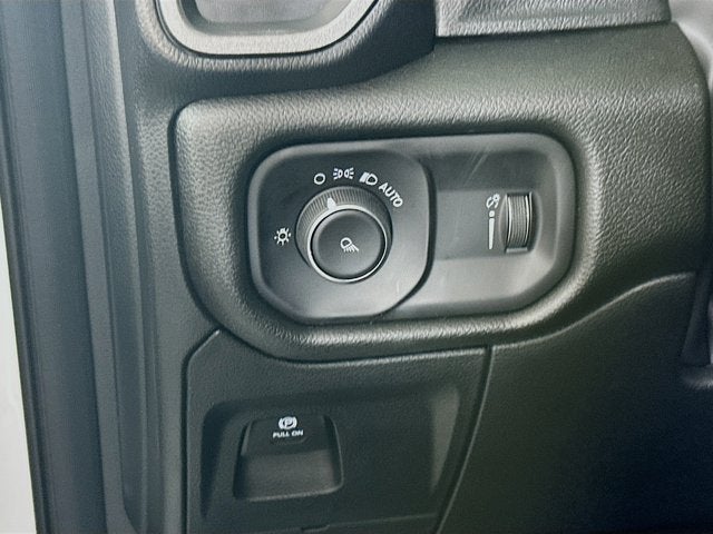 2026 RAM Ram 1500 RAM 1500 TRADESMAN CREW CAB 4X2 5'7' BOX