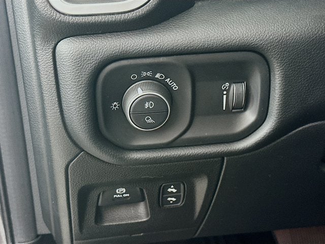 2021 RAM 1500 Big Horn Quad Cab 4x4 6'4' Box