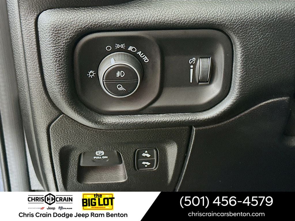 2020 RAM 1500 Big Horn Crew Cab 4x4 5'7' Box