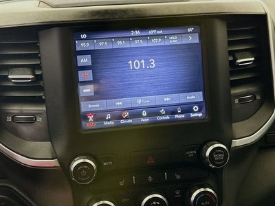 2020 RAM 1500 Big Horn Crew Cab 4x4 5'7' Box