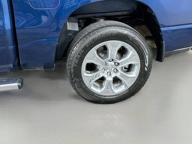 2020 RAM 1500 Big Horn Crew Cab 4x4 5'7' Box