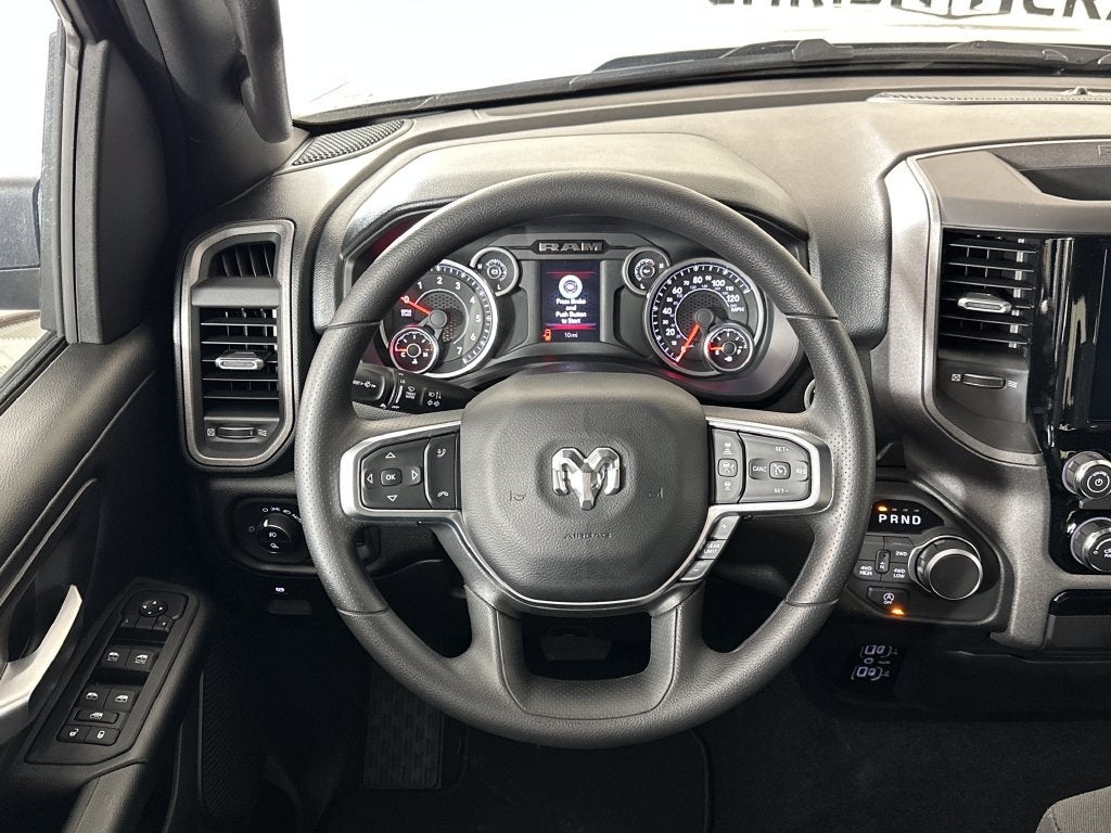 2027 RAM Ram 1500 RAM 1500 EXPRESS CREW CAB 4X4 5'7' BOX