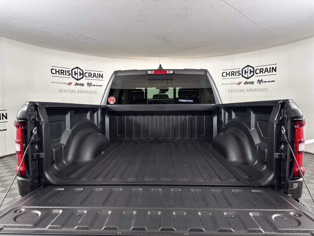 2027 RAM Ram 1500 RAM 1500 EXPRESS CREW CAB 4X4 5'7' BOX