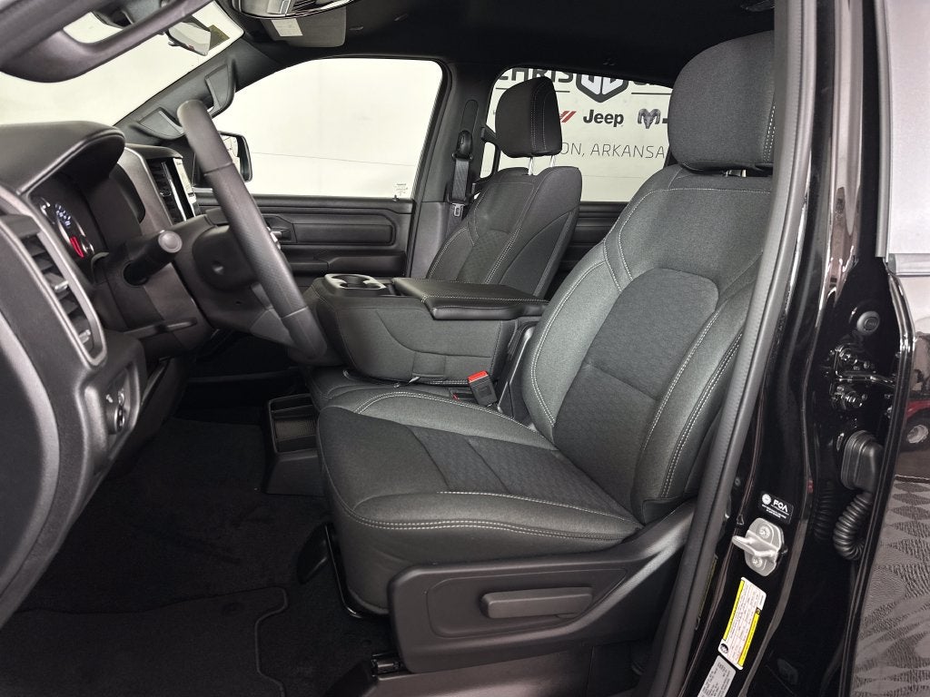 2027 RAM Ram 1500 RAM 1500 EXPRESS CREW CAB 4X4 5'7' BOX