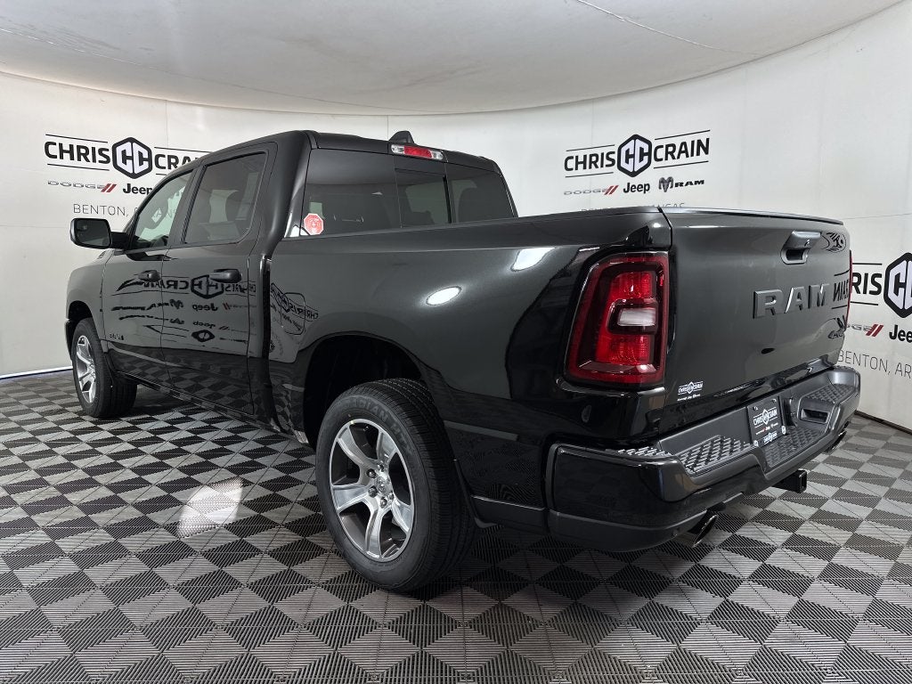 2027 RAM Ram 1500 RAM 1500 EXPRESS CREW CAB 4X4 5'7' BOX