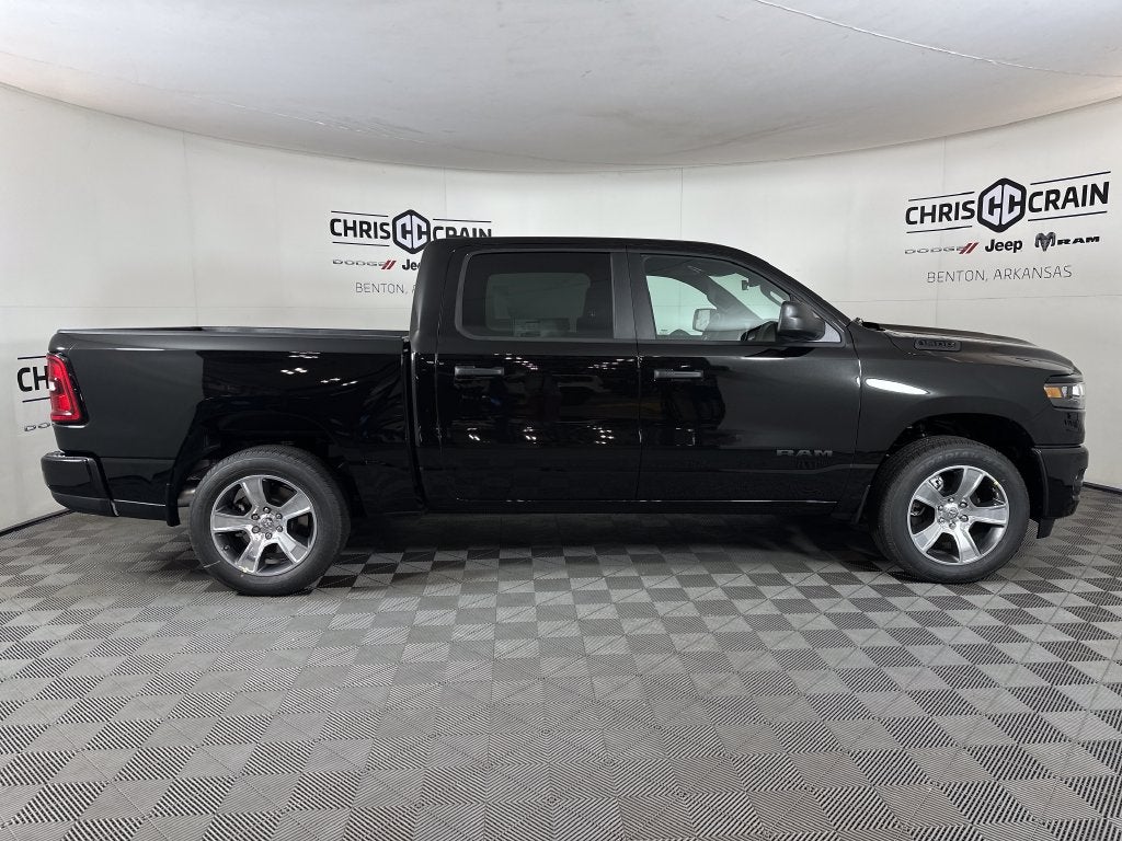 2027 RAM Ram 1500 RAM 1500 EXPRESS CREW CAB 4X4 5'7' BOX