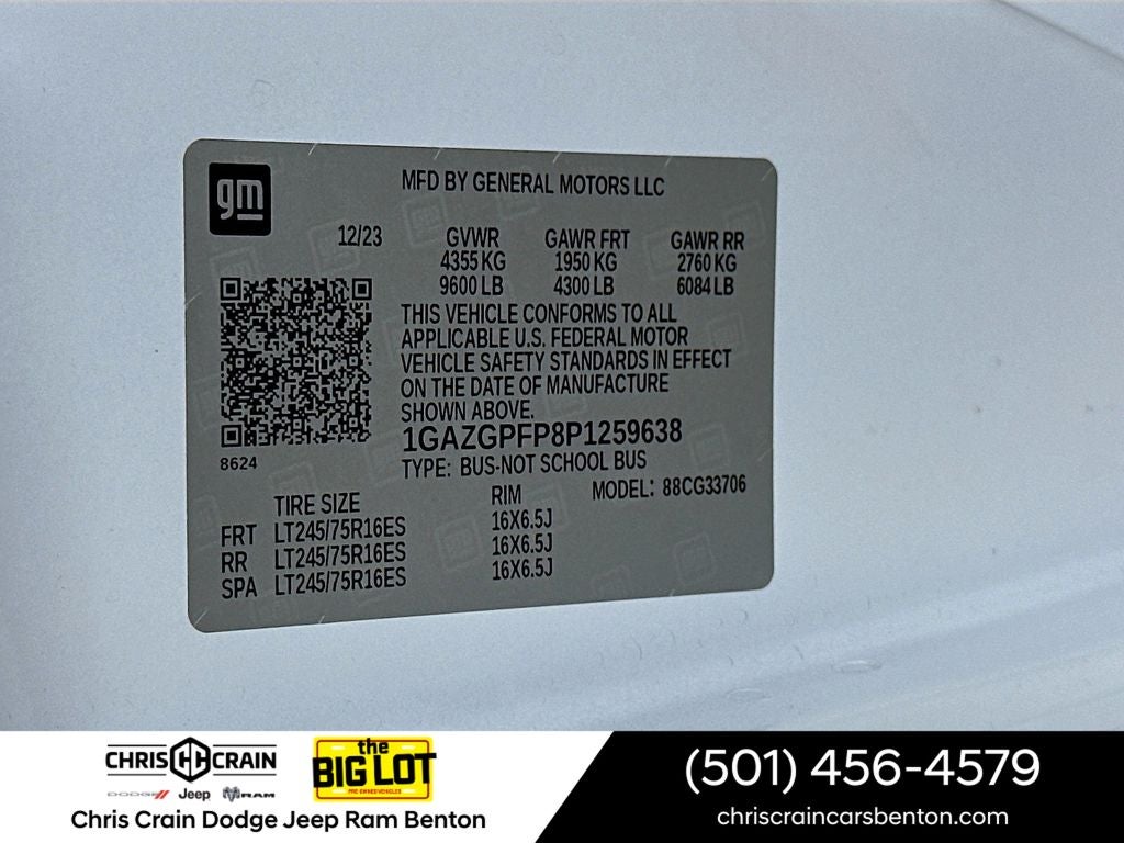 2023 Chevrolet Express Passenger RWD 3500 Extended Wheelbase LT