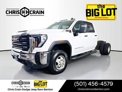 2024 GMC Sierra 3500HD Chassis Pro