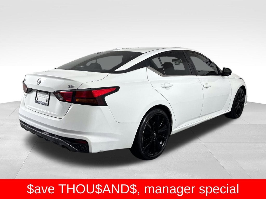 2022 Nissan Altima SR FWD