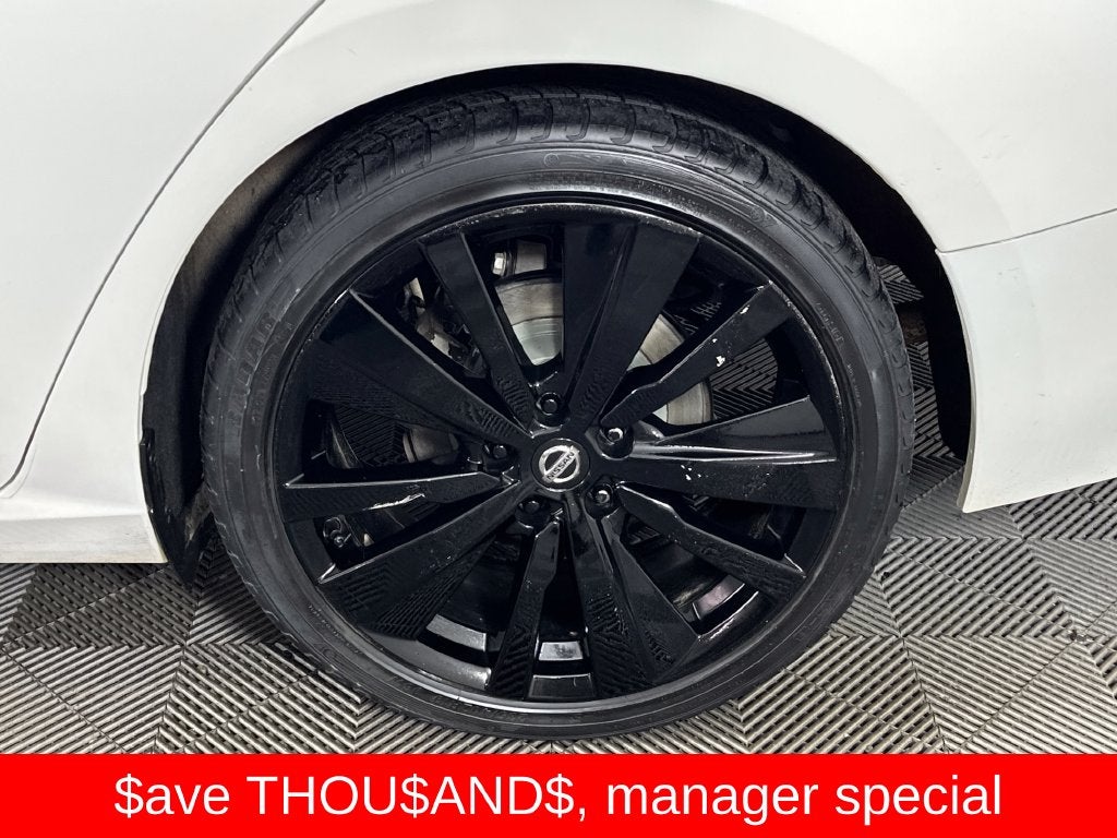 2022 Nissan Altima SR FWD