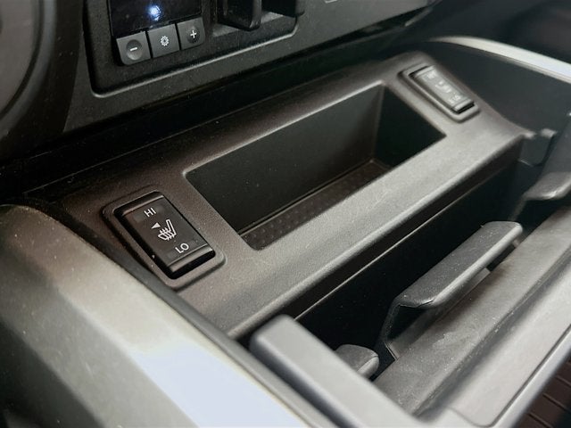 2024 Nissan TITAN Crew Cab SV 4x4