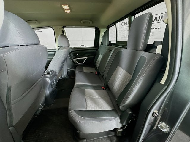 2024 Nissan TITAN Crew Cab SV 4x4