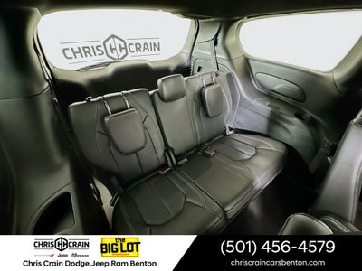 2025 Chrysler Voyager LX