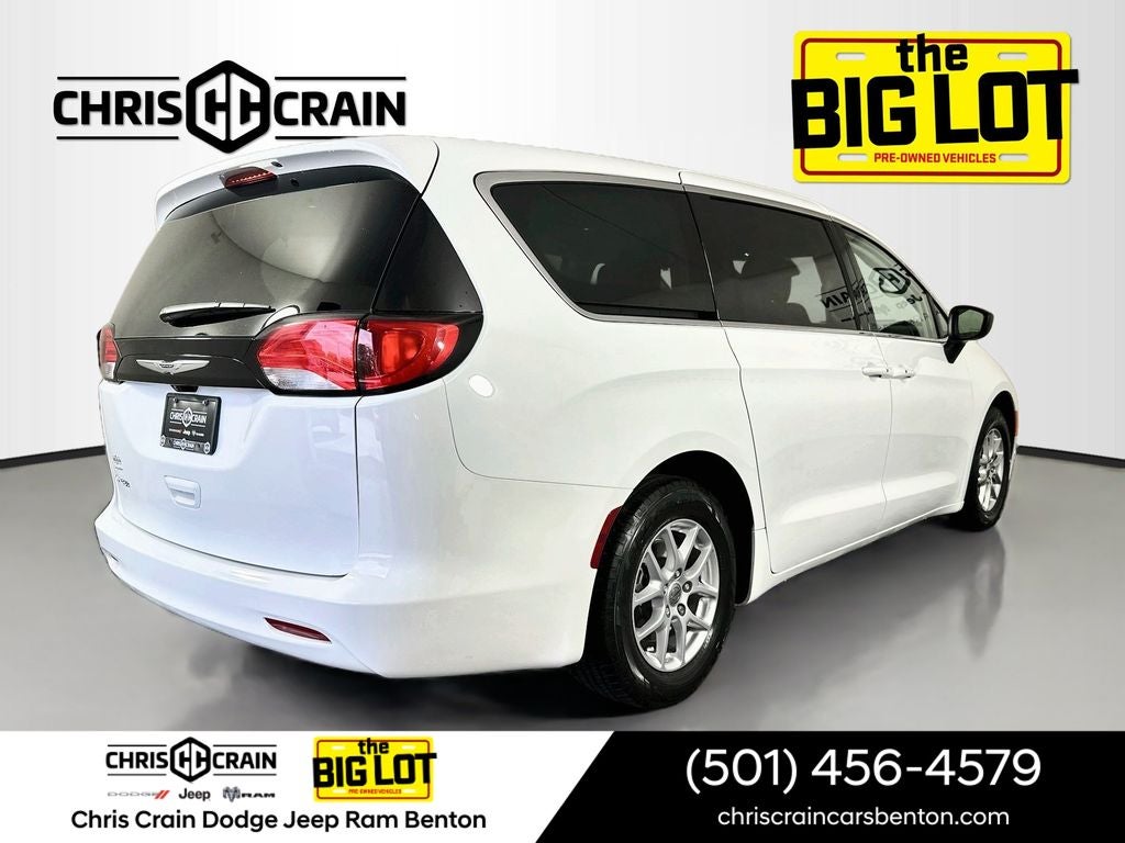 2024 Chrysler Voyager LX