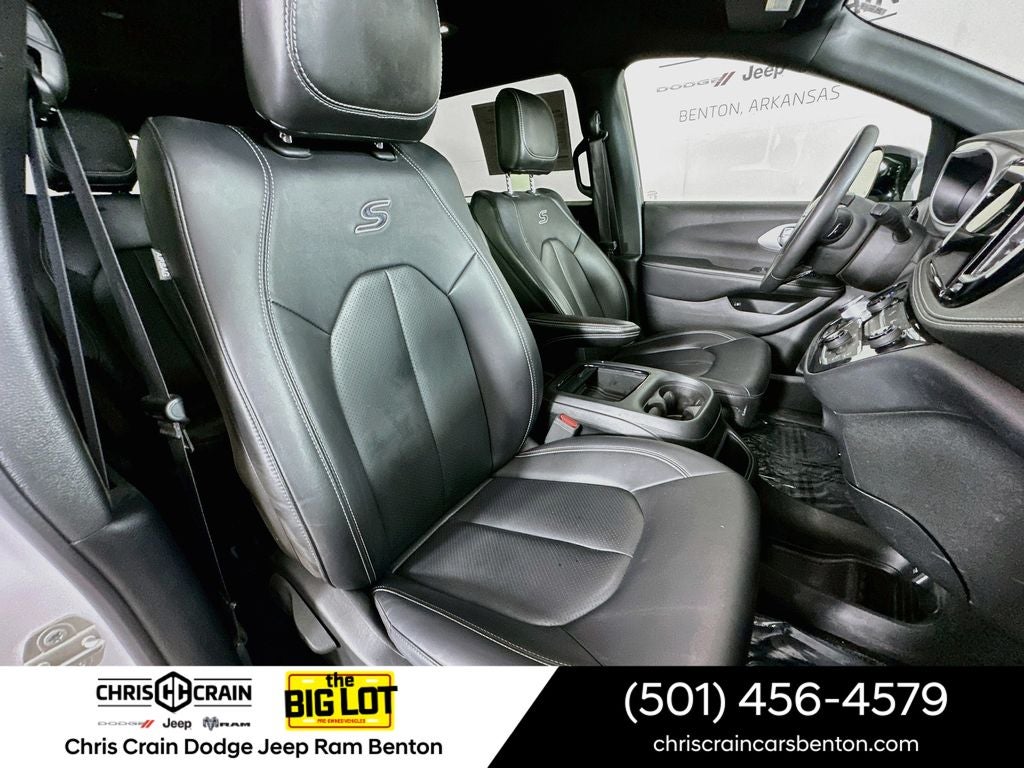 2024 Chrysler Pacifica Hybrid S Appearance Pkg