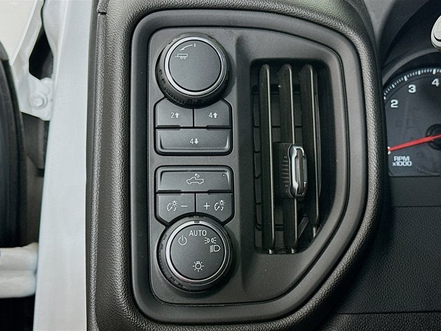 2024 Chevrolet Silverado 2500HD 4WD Crew Cab Standard Bed Custom