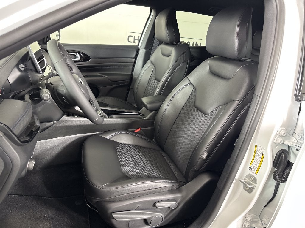 2027 Jeep Compass COMPASS LATITUDE ALTITUDE 4X4