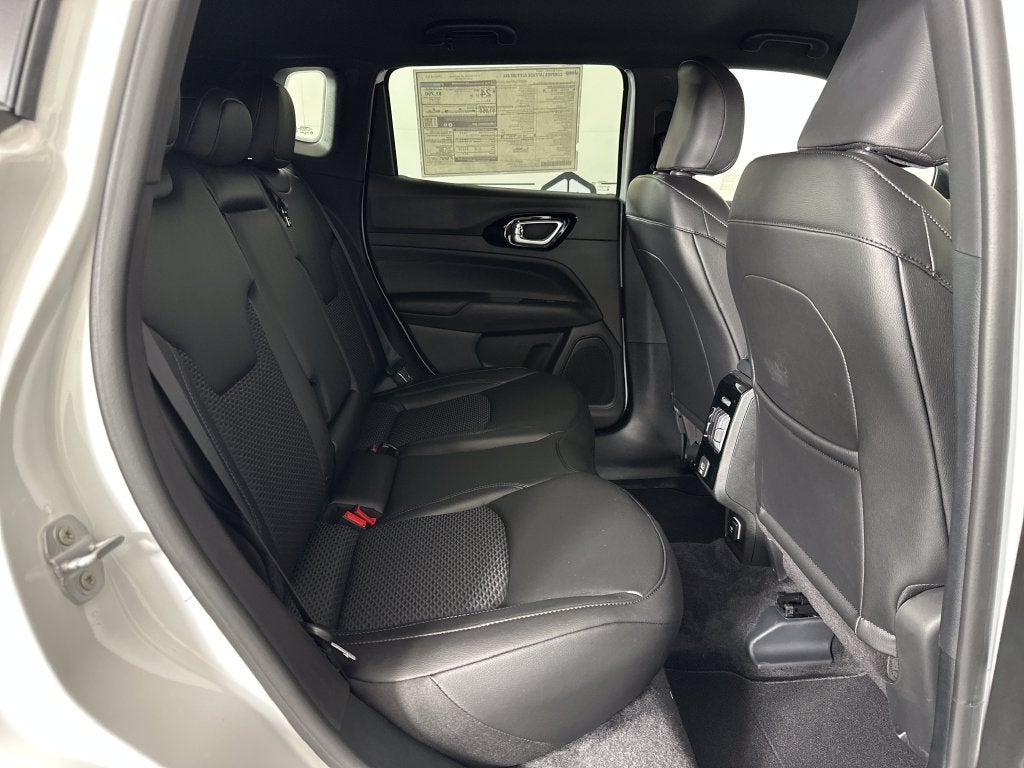 2027 Jeep Compass COMPASS LATITUDE ALTITUDE 4X4