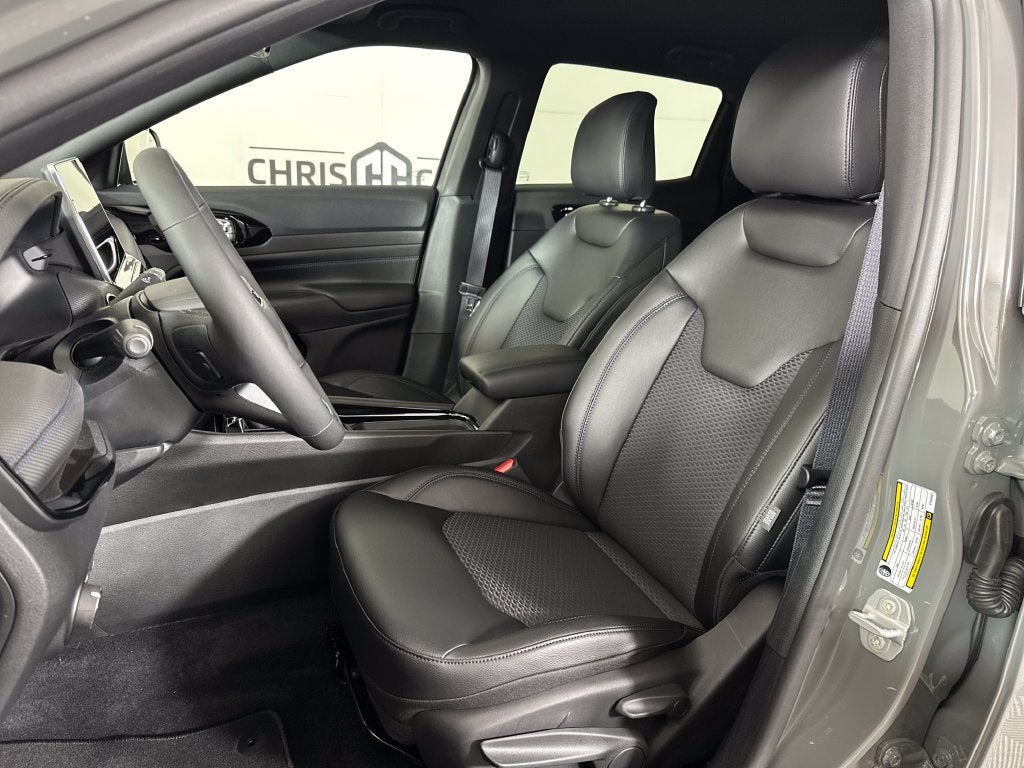 2027 Jeep Compass COMPASS LATITUDE ALTITUDE 4X4