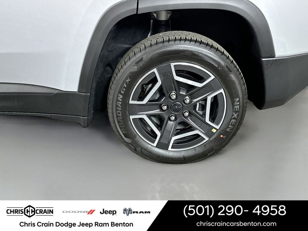 2026 Jeep Cherokee CHEROKEE LAREDO 4X4