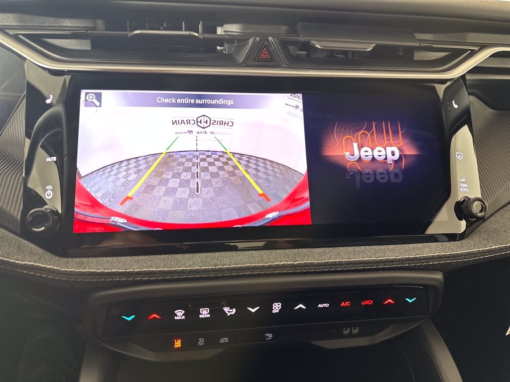 2027 Jeep Cherokee CHEROKEE LAREDO 4X4