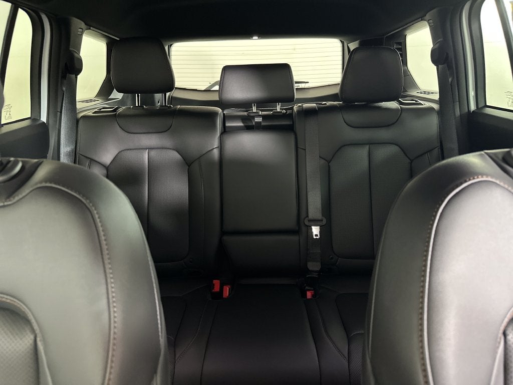 2027 Jeep Cherokee CHEROKEE LIMITED ALTITUDE 4X4