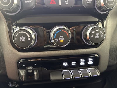 2027 RAM Ram 3500 RAM 3500 BIG HORN CREW CAB 4X4 8' BOX