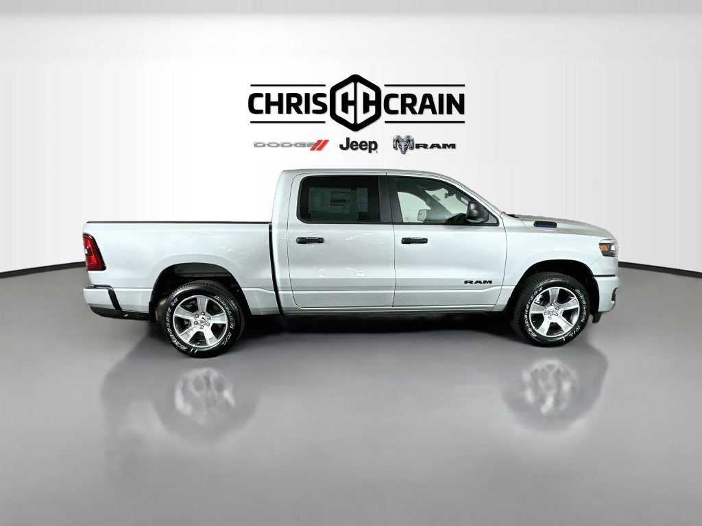 2027 RAM Ram 1500 RAM 1500 EXPRESS CREW CAB 4X4 5'7' BOX