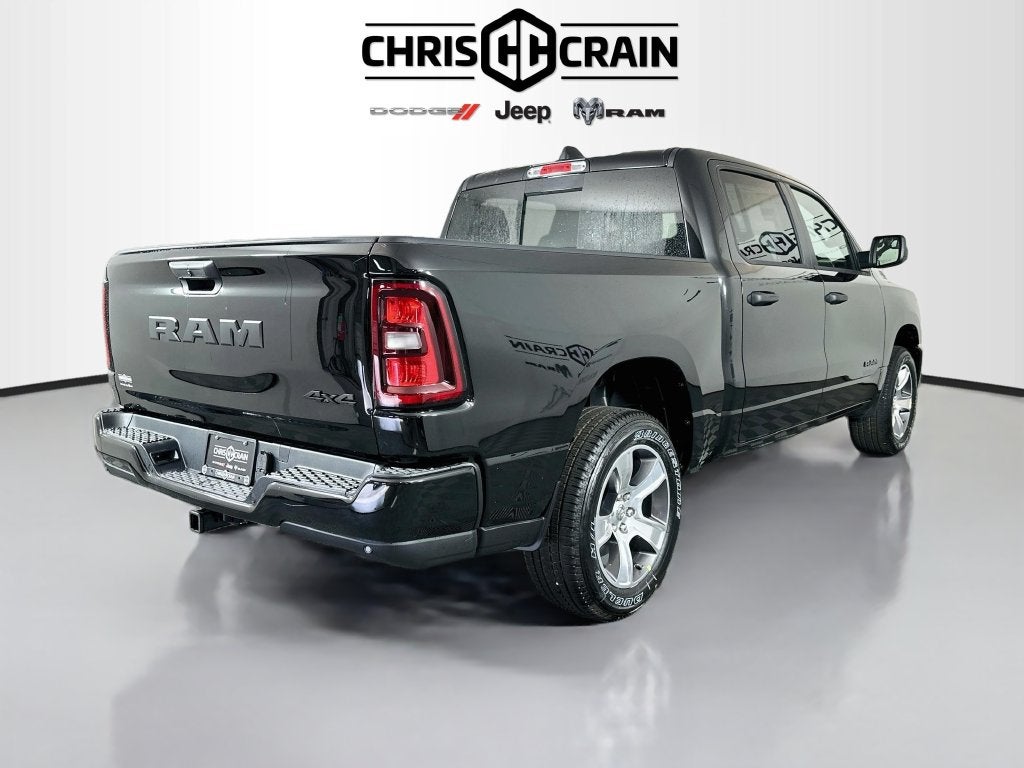 2027 RAM Ram 1500 RAM 1500 EXPRESS CREW CAB 4X4 5'7' BOX