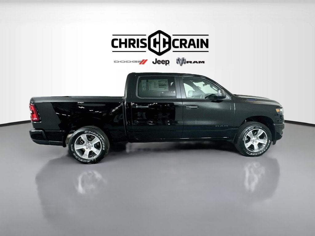 2027 RAM Ram 1500 RAM 1500 EXPRESS CREW CAB 4X4 5'7' BOX
