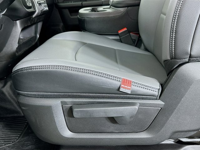 2026 RAM Ram 5500 Chassis Cab RAM 5500 TRADESMAN CHASSIS REGULAR CAB 4X4 84' CA