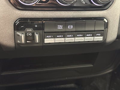 2027 RAM Ram 5500 Chassis Cab RAM 5500 TRADESMAN CHASSIS CREW CAB 4X4 84' CA