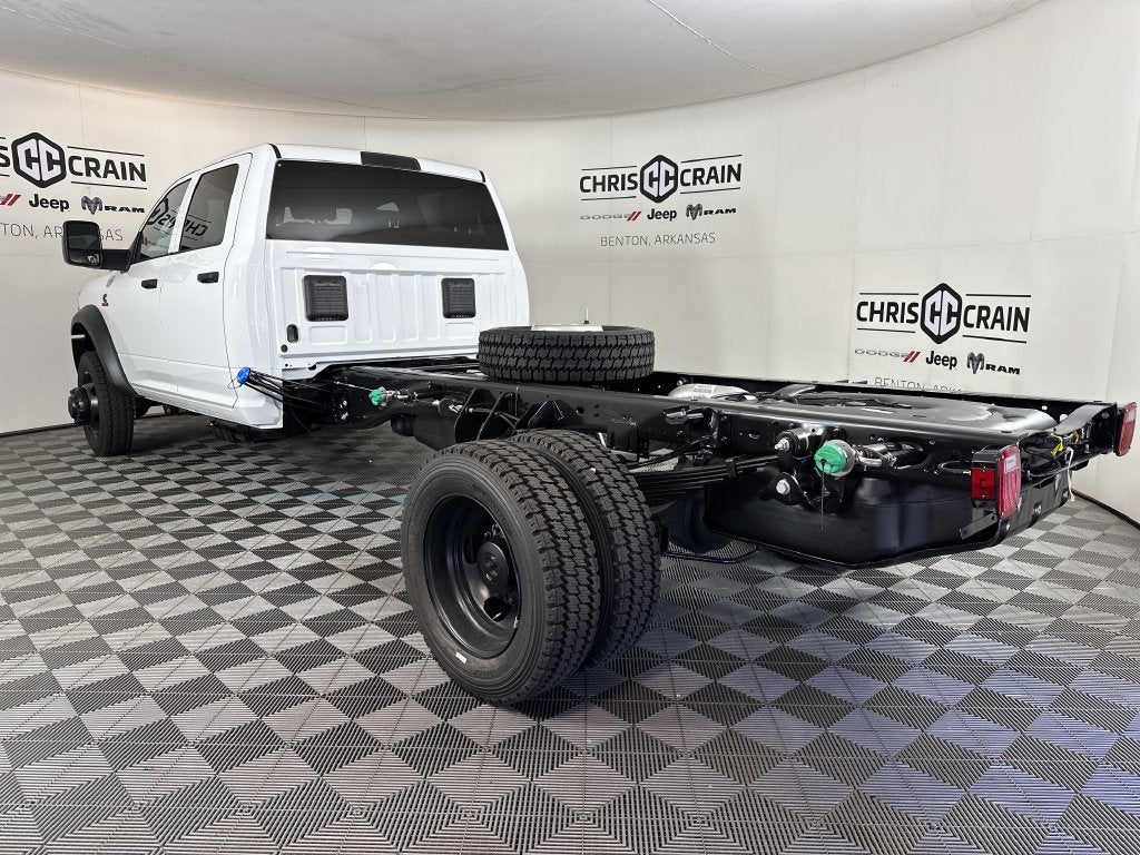 2027 RAM Ram 5500 Chassis Cab RAM 5500 TRADESMAN CHASSIS CREW CAB 4X4 84' CA