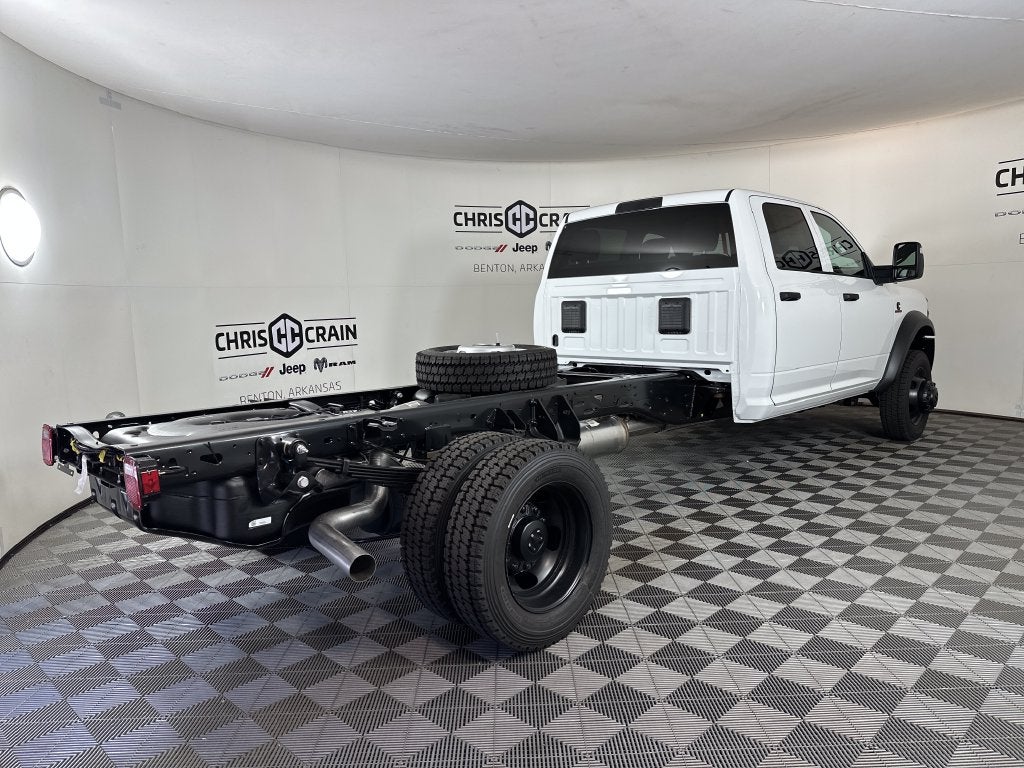 2027 RAM Ram 5500 Chassis Cab RAM 5500 TRADESMAN CHASSIS CREW CAB 4X4 84' CA