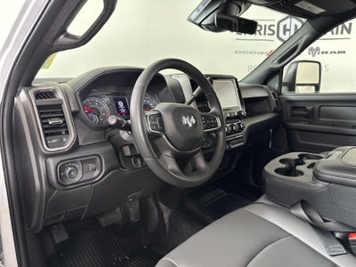 2027 RAM Ram 5500 Chassis Cab RAM 5500 TRADESMAN CHASSIS CREW CAB 4X4 84' CA