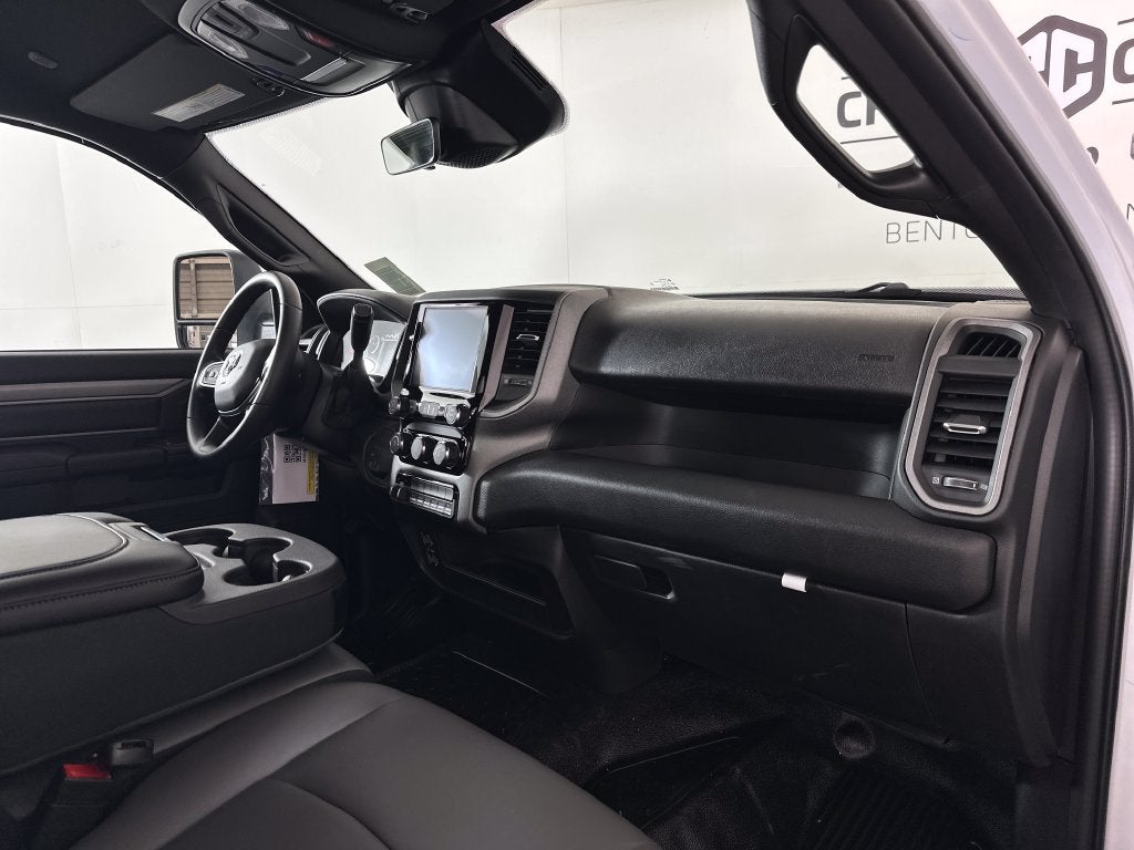 2027 RAM Ram 3500 Chassis Cab RAM 3500 TRADESMAN CHASSIS REGULAR CAB 4X4 84' CA
