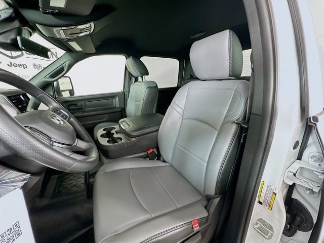 2026 RAM Ram 3500 Chassis Cab RAM 3500 TRADESMAN CREW CAB CHASSIS 4X4 60' CA