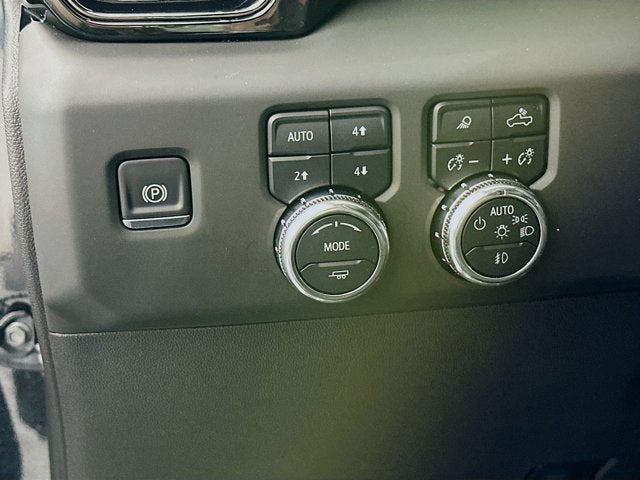 2025 GMC Sierra 1500 4WD Crew Cab Short Box AT4