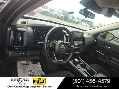 2022 Nissan Pathfinder SV