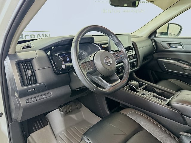 2023 Nissan Pathfinder SL FWD