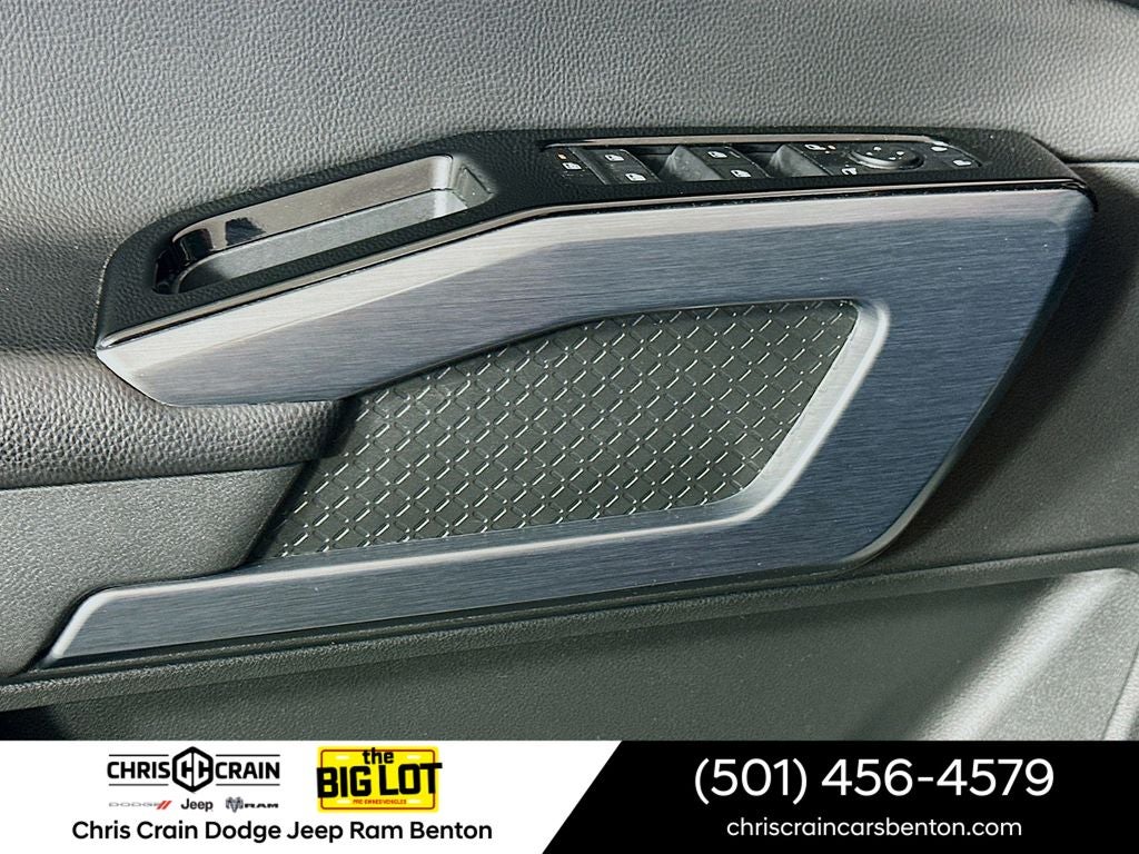 2024 Nissan Pathfinder SL FWD