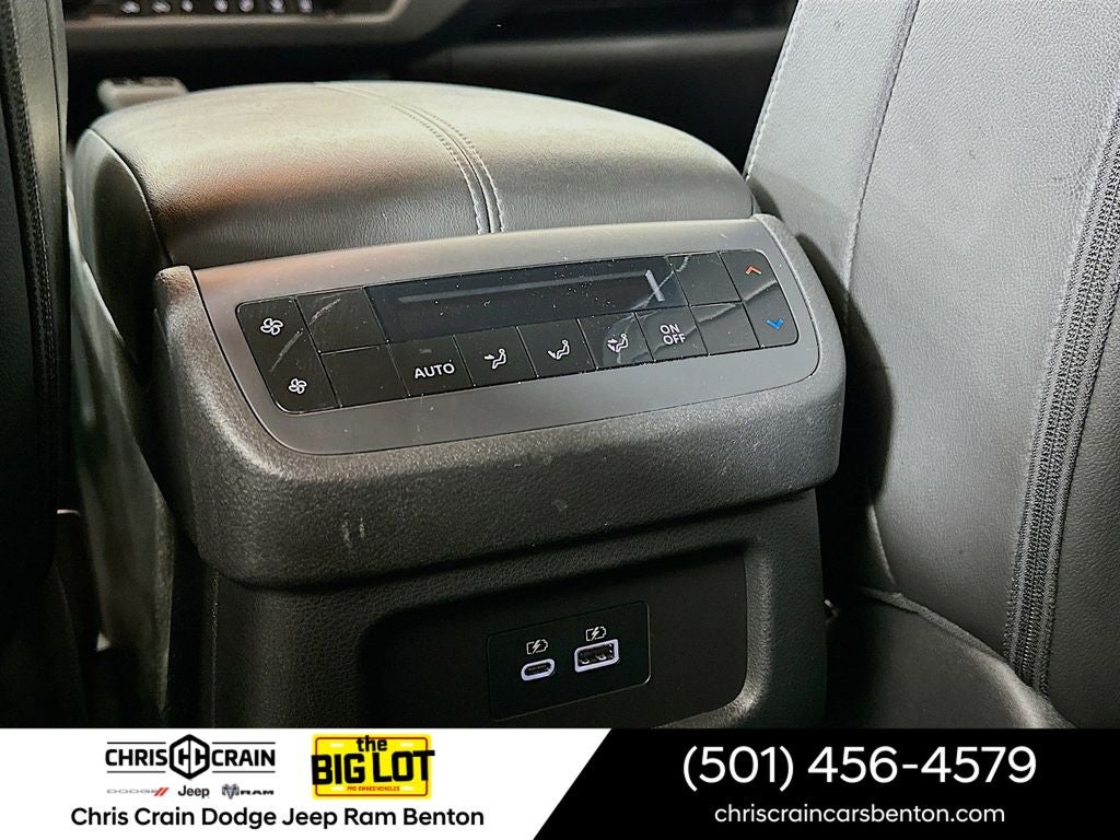 2024 Nissan Pathfinder SL FWD